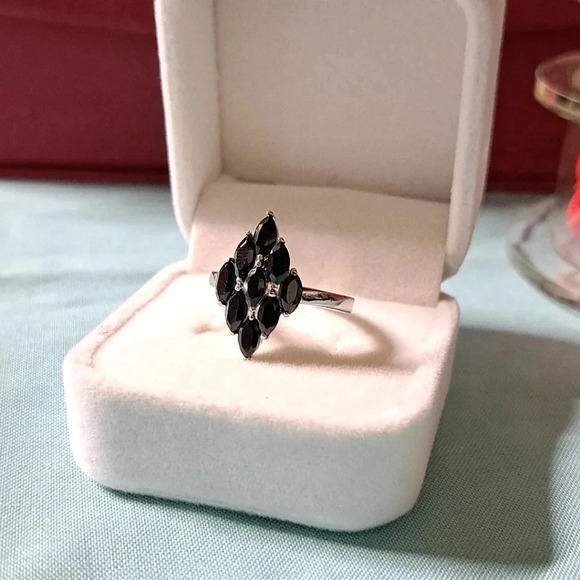 Natural Black Spinel Cluster Ring In Stainless Steel. Size 8 (2.85 ctw) - Picture 3 of 9